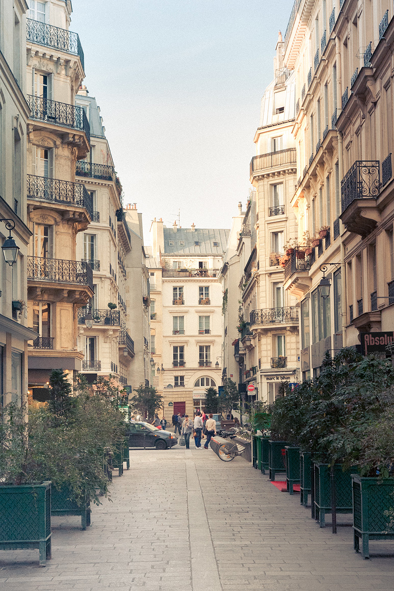 Paris Paris